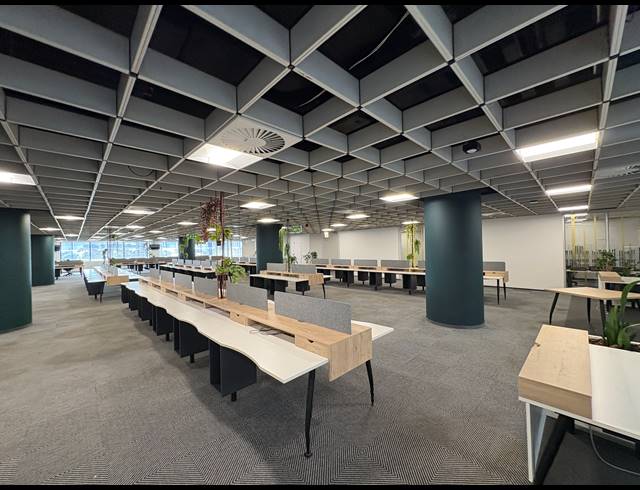 1,462M² OFFICE TO LET IN PINELANDS